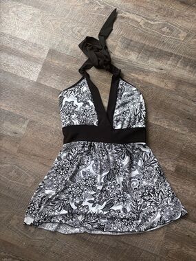 Ooohh Y2K! Vintage Vanity Jasmine Black & White Floral Halter Top XL